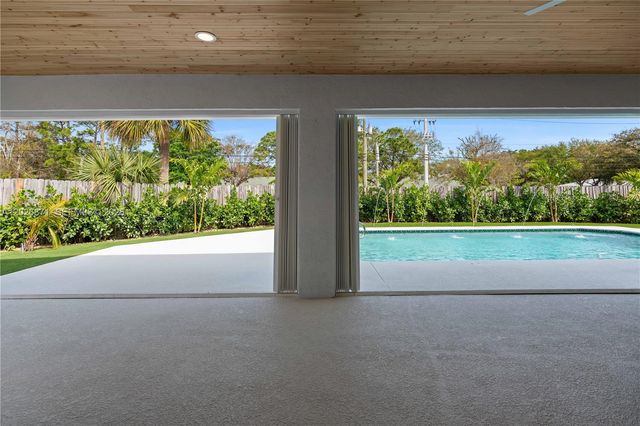 5923 Loxahatchee Pines Dr, Jupiter, FL 33458
