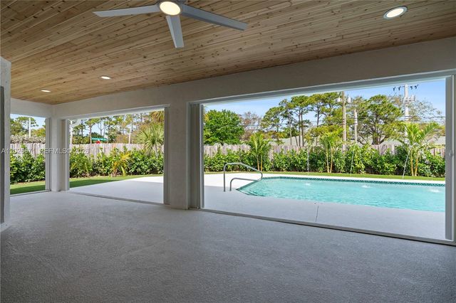 5923 Loxahatchee Pines Dr, Jupiter, FL 33458