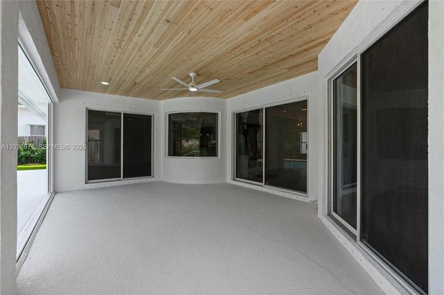 5923 Loxahatchee Pines Dr, Jupiter, FL 33458