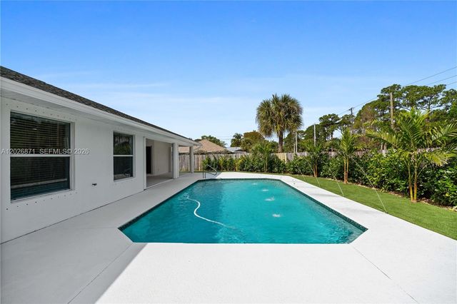 5923 Loxahatchee Pines Dr, Jupiter, FL 33458