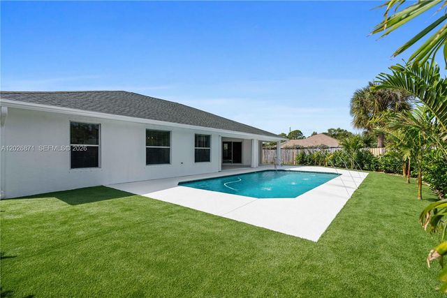 5923 Loxahatchee Pines Dr, Jupiter, FL 33458