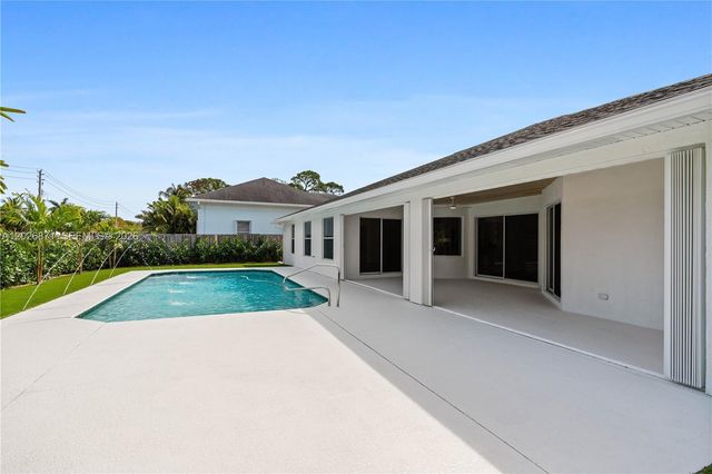 5923 Loxahatchee Pines Dr, Jupiter, FL 33458