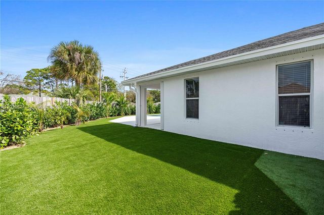 5923 Loxahatchee Pines Dr, Jupiter, FL 33458