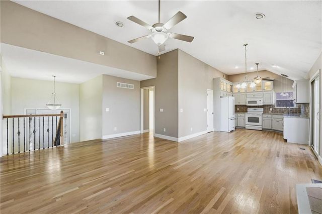 1200 W 10th Street, Kearney, MO 64060