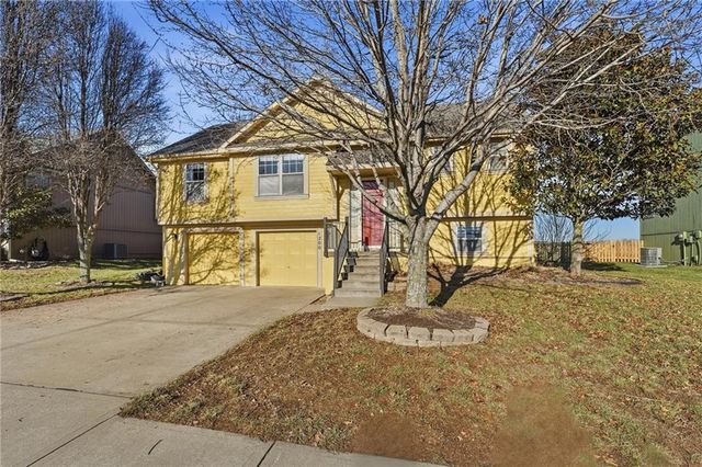 1200 W 10th Street, Kearney, MO 64060