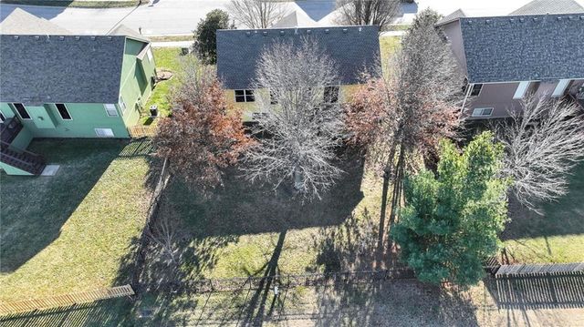 1200 W 10th Street, Kearney, MO 64060