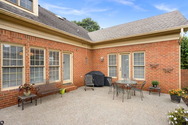 101 Carriage Ln, Hendersonville, TN 37075