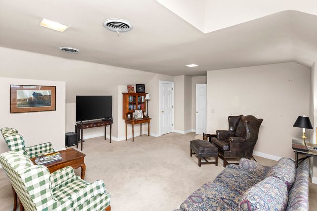 101 Carriage Ln, Hendersonville, TN 37075