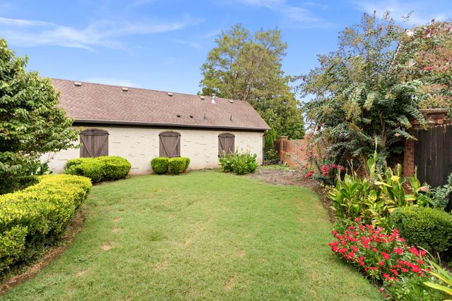 101 Carriage Ln, Hendersonville, TN 37075