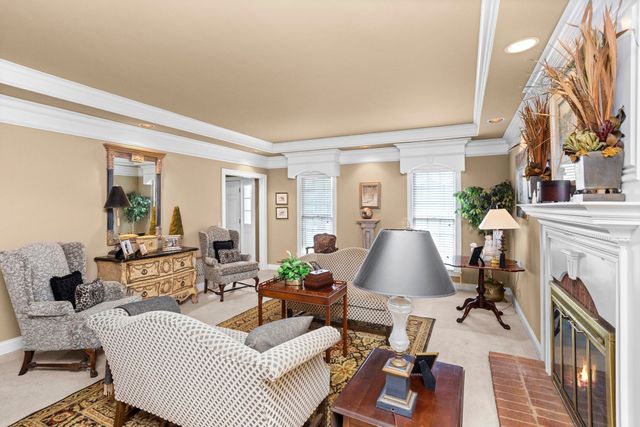 101 Carriage Ln, Hendersonville, TN 37075