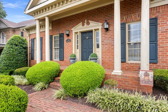 101 Carriage Ln, Hendersonville, TN 37075