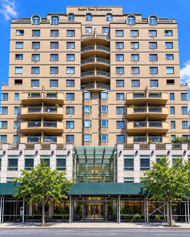13347 Sanford Avenue 8E, Flushing, NY 11355 — exterior