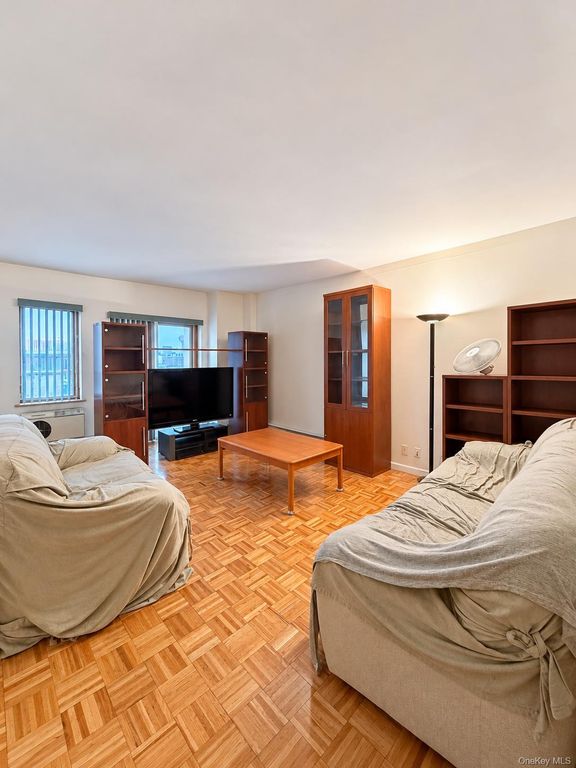 13347 Sanford Avenue 8E, Flushing, NY 11355 — photo 4