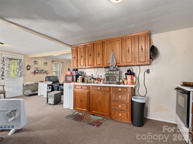 186 Creekmont Drive, Clyde, NC 28721