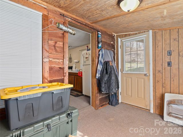 186 Creekmont Drive, Clyde, NC 28721