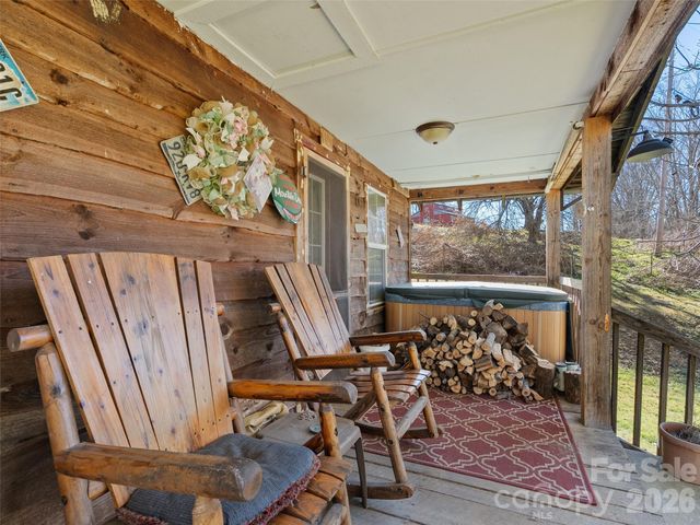 186 Creekmont Drive, Clyde, NC 28721