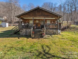 186 Creekmont Drive, Clyde, NC 28721