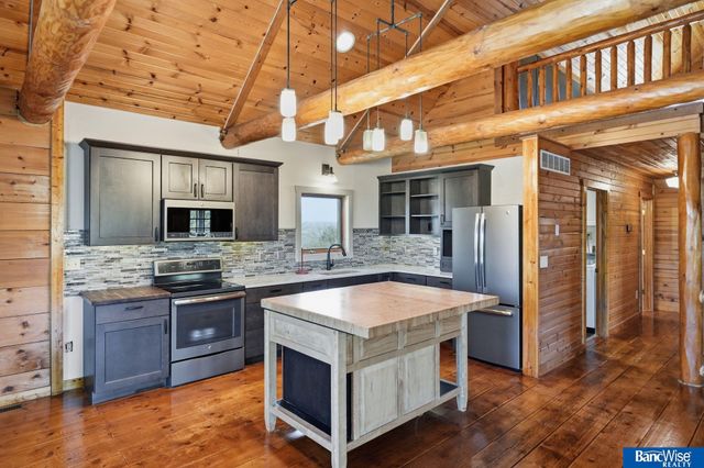 28831 Fonda Road, Firth, NE 68358