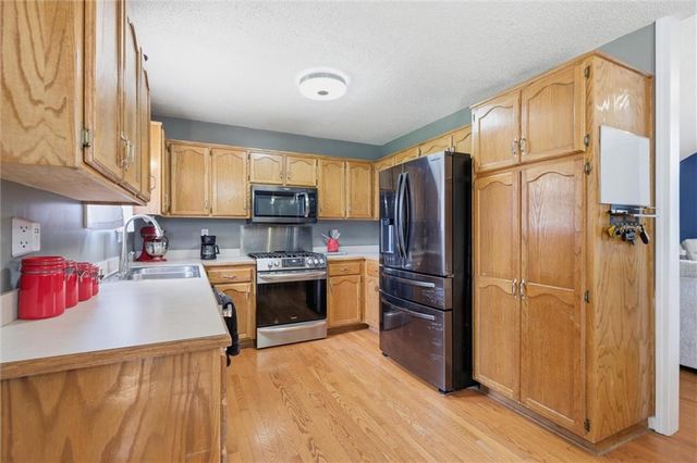 22025 168th Street, Basehor, KS 66007