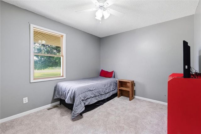 22025 168th Street, Basehor, KS 66007