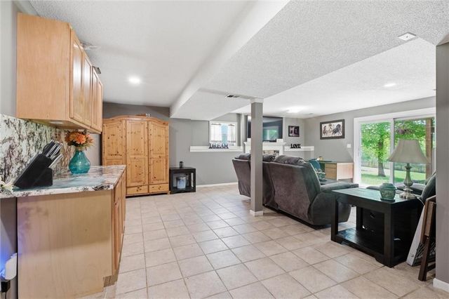 22025 168th Street, Basehor, KS 66007