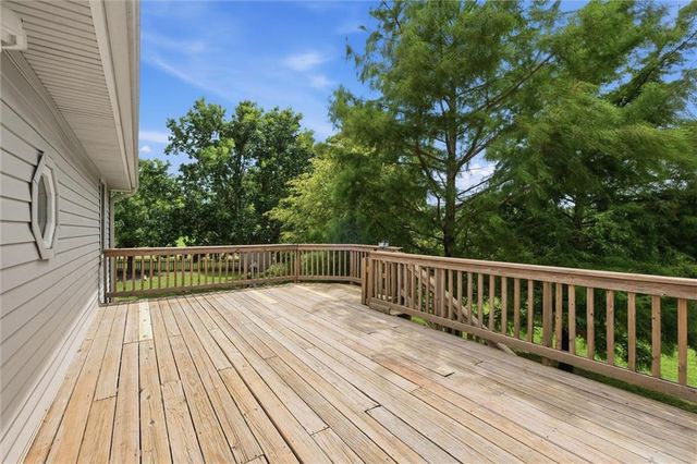 22025 168th Street, Basehor, KS 66007
