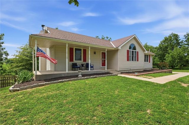 22025 168th Street, Basehor, KS 66007