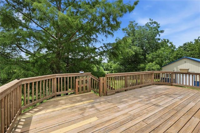 22025 168th Street, Basehor, KS 66007