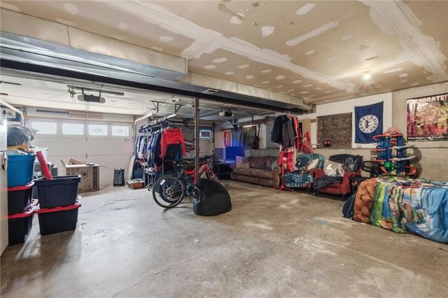 22025 168th Street, Basehor, KS 66007