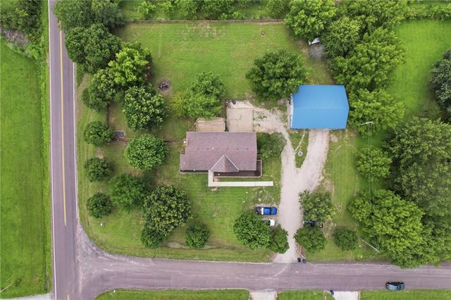 22025 168th Street, Basehor, KS 66007