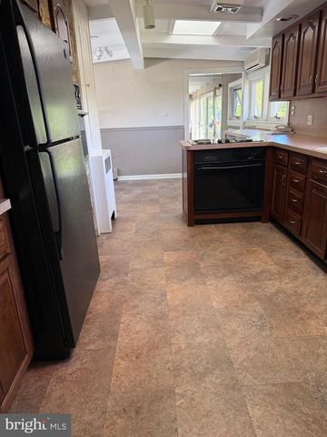4300 MEADOWCREST RD, Harrisburg, PA 17112