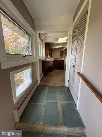 4300 MEADOWCREST RD, Harrisburg, PA 17112