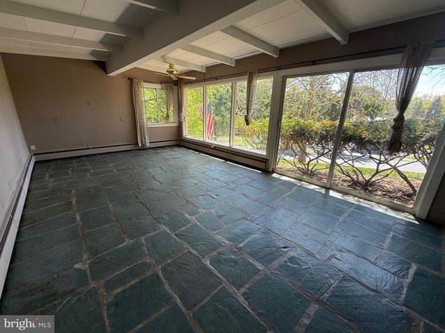 4300 MEADOWCREST RD, Harrisburg, PA 17112