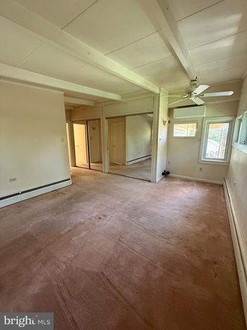 4300 MEADOWCREST RD, Harrisburg, PA 17112