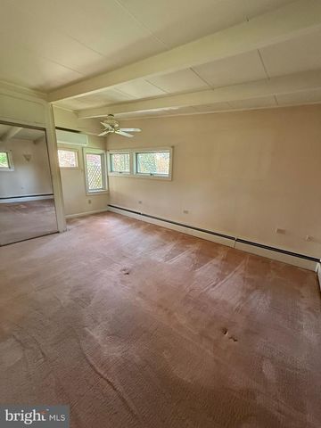 4300 MEADOWCREST RD, Harrisburg, PA 17112