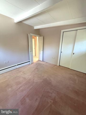 4300 MEADOWCREST RD, Harrisburg, PA 17112