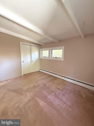4300 MEADOWCREST RD, Harrisburg, PA 17112