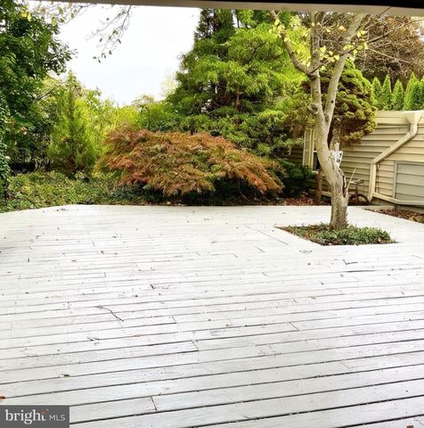 4300 MEADOWCREST RD, Harrisburg, PA 17112