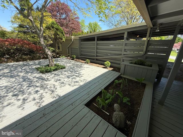 4300 MEADOWCREST RD, Harrisburg, PA 17112