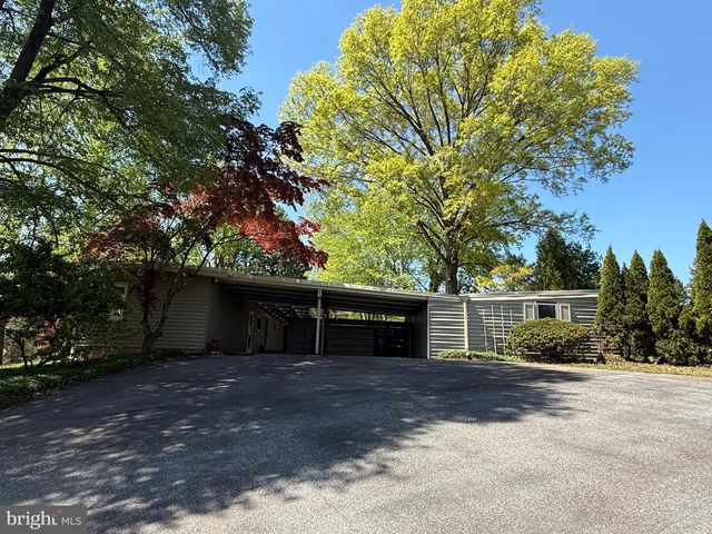 4300 MEADOWCREST RD, Harrisburg, PA 17112
