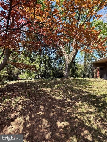 4300 MEADOWCREST RD, Harrisburg, PA 17112
