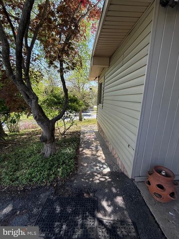 4300 MEADOWCREST RD, Harrisburg, PA 17112