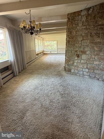 4300 MEADOWCREST RD, Harrisburg, PA 17112