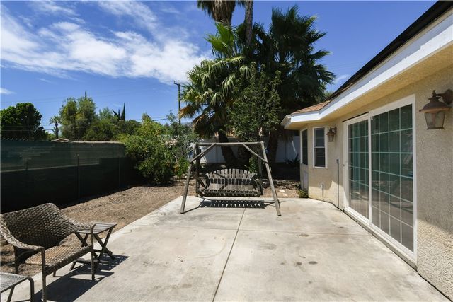 25481 Foothill Drive E, San Bernardino, CA 92404