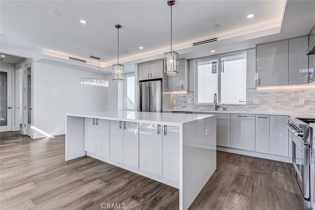 2302 Perkins Lane, Redondo Beach, CA 90278