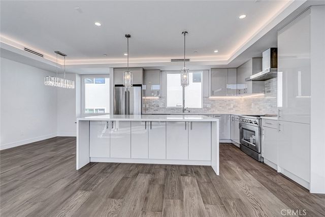 2302 Perkins Lane, Redondo Beach, CA 90278