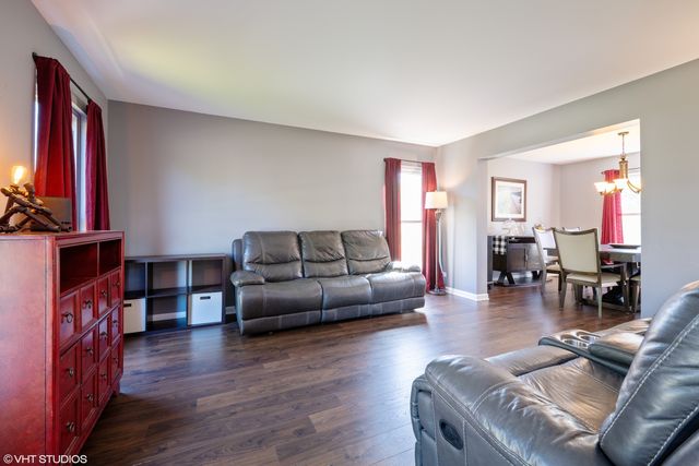 1196 Hummingbird Lane, Grayslake, IL 60030