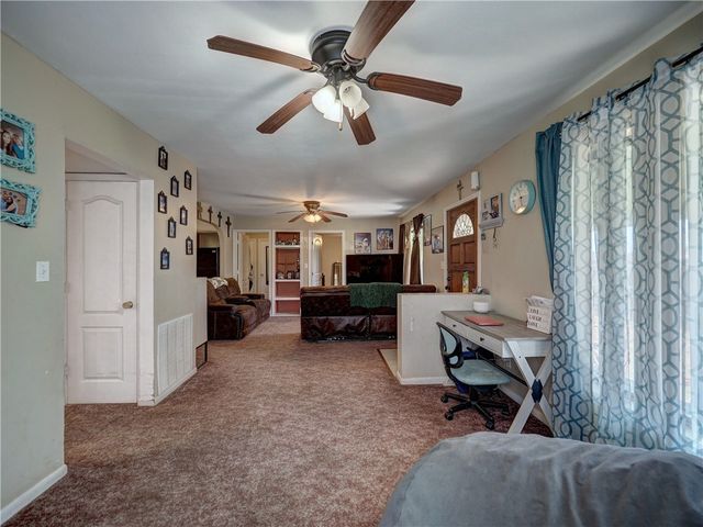 330 S Saunders St, Aransas Pass, TX 78336