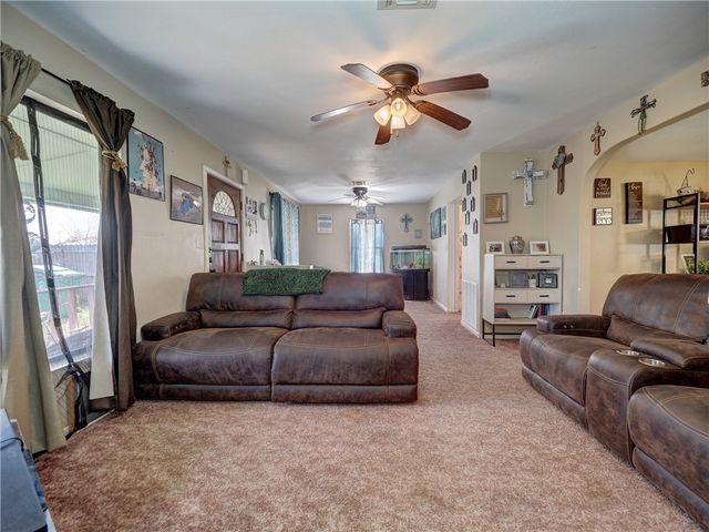 330 S Saunders St, Aransas Pass, TX 78336