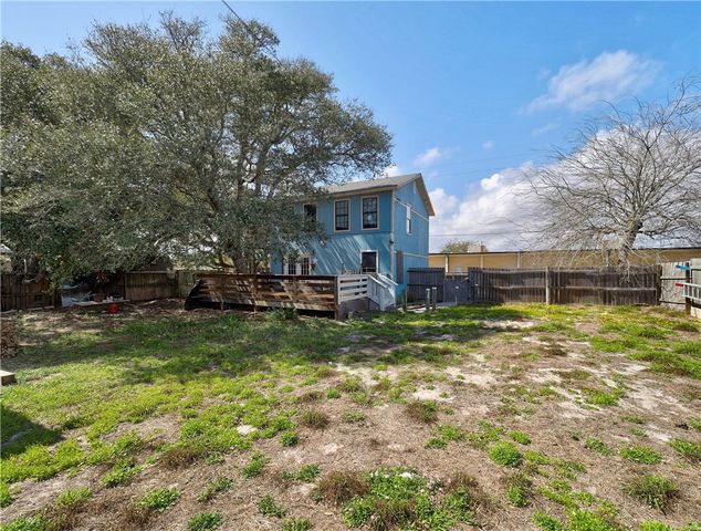 330 S Saunders St, Aransas Pass, TX 78336